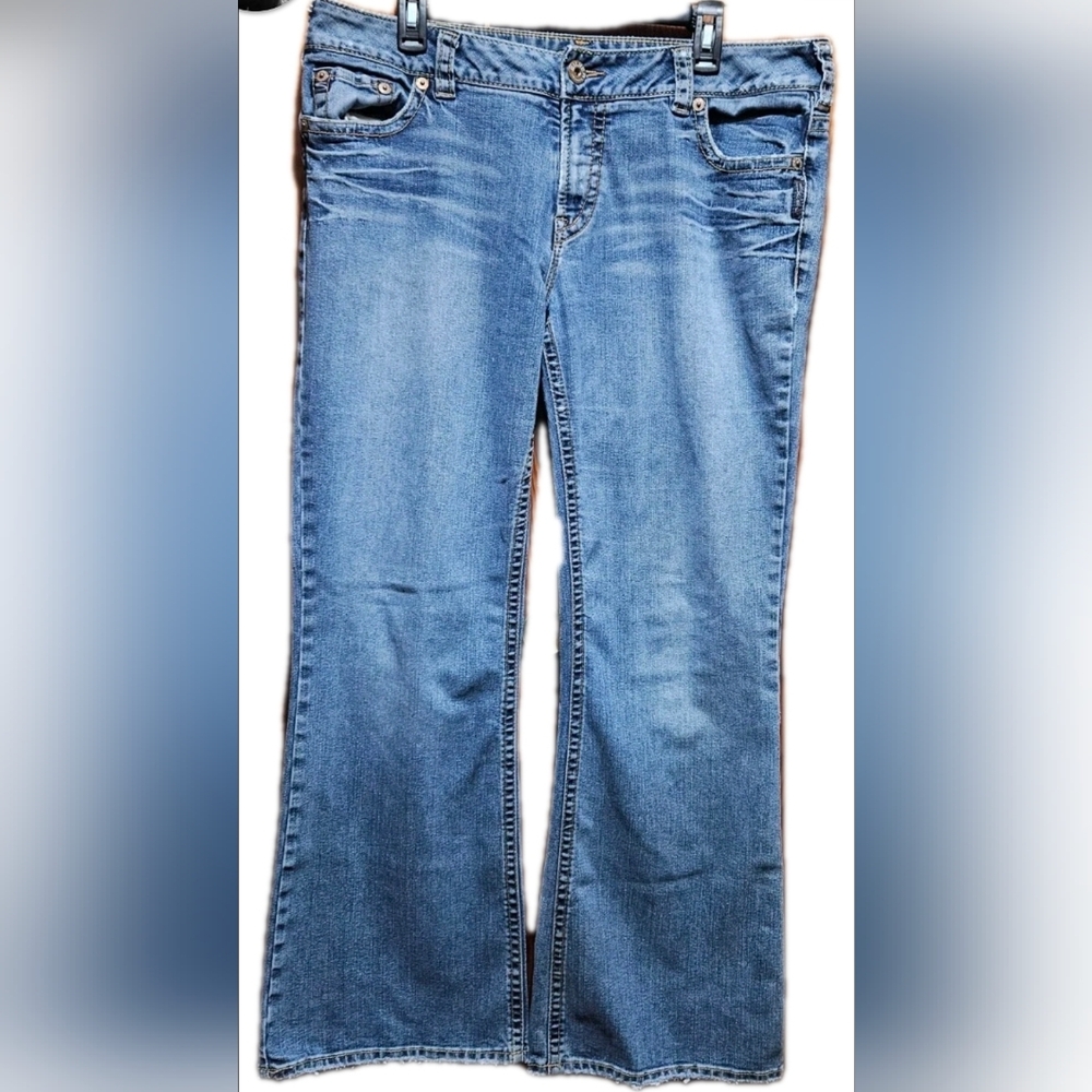 EXCELLENT Silver Jeans Suki Mid Rise Curvy Flare 36x32